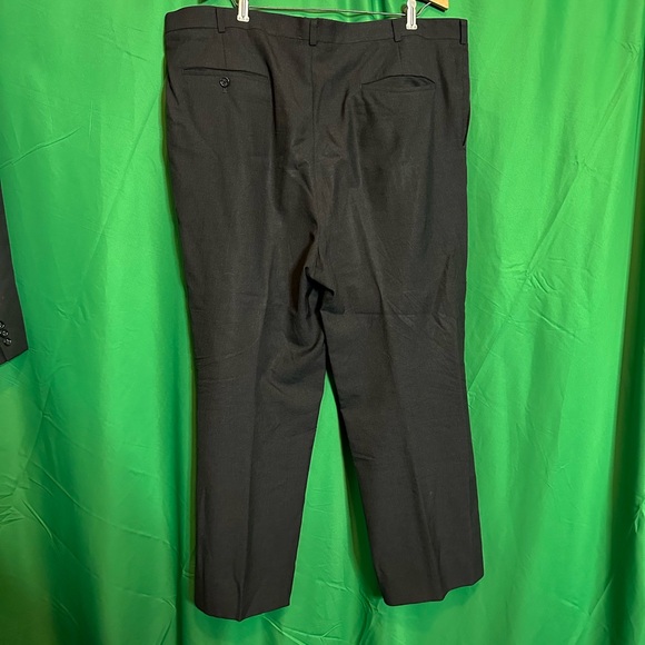 HICKEY FREEMAN dark gray 2pc USA-made boardroom suit - Picture 6 of 11